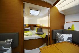Sunsail 34 interior cabin