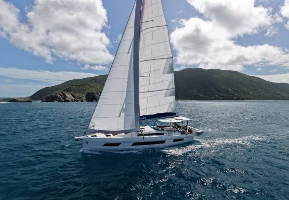 Sunsail 44.3 – 3 cabin