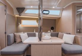 Woonruimte van Sunsail 41.1 monohull met 3 cabines