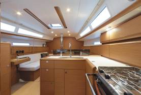 Sunsail 38 – 3 cabin Monohull