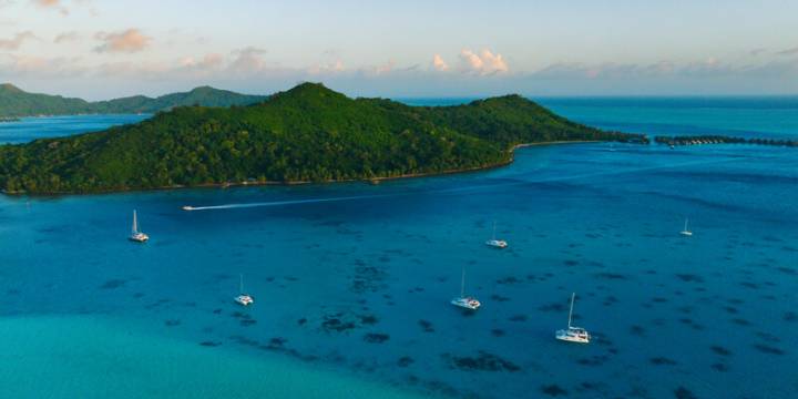 14 Day Tahiti Bareboat Itinerary