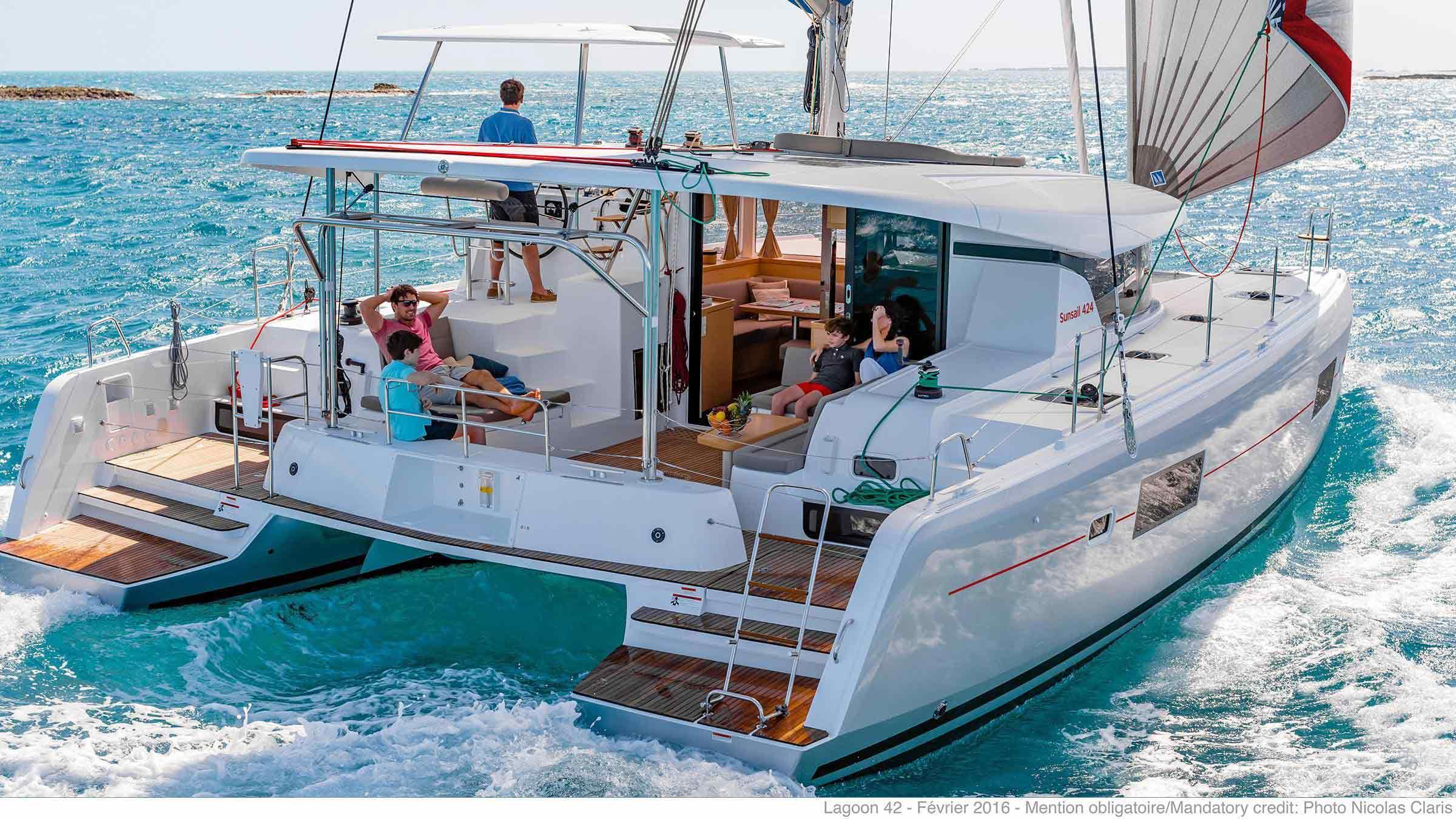 Sunsail Lagoon 464 outside